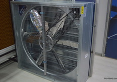 Who says that Growtech is only for lowtech, is wrong. Never seen such a big fan in a lowtech greenhouse.